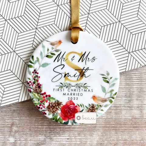 Personalised First Christmas As Mr And Mrs Robin traditional wreath Round Ceramic Tree Hanger Decoration Ornament